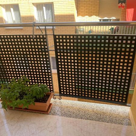 Alquilo Hermoso Apartamento En La Paradisiaca Oropesa Del Mar, 2Habitaciones, 1 Bano, Cocina, Salon, Aire Acondicionado Y Balcon A 400 Metros De La Playa Morro De Gos, Muy Cerca De Supermercados, Comercios Y Bares מראה חיצוני תמונה