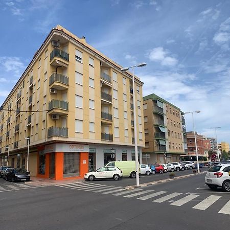 Alquilo Hermoso Apartamento En La Paradisiaca Oropesa Del Mar, 2Habitaciones, 1 Bano, Cocina, Salon, Aire Acondicionado Y Balcon A 400 Metros De La Playa Morro De Gos, Muy Cerca De Supermercados, Comercios Y Bares מראה חיצוני תמונה