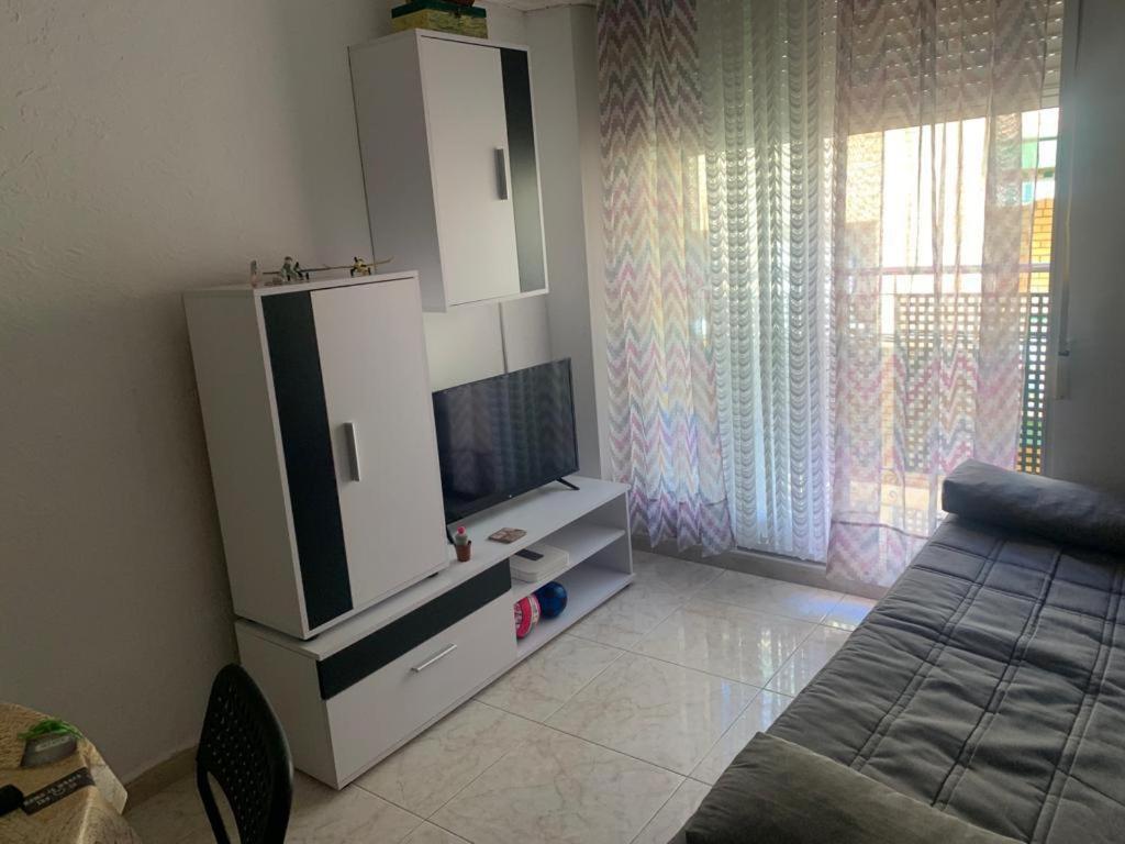 Alquilo Hermoso Apartamento En La Paradisiaca Oropesa Del Mar, 2Habitaciones, 1 Bano, Cocina, Salon, Aire Acondicionado Y Balcon A 400 Metros De La Playa Morro De Gos, Muy Cerca De Supermercados, Comercios Y Bares מראה חיצוני תמונה