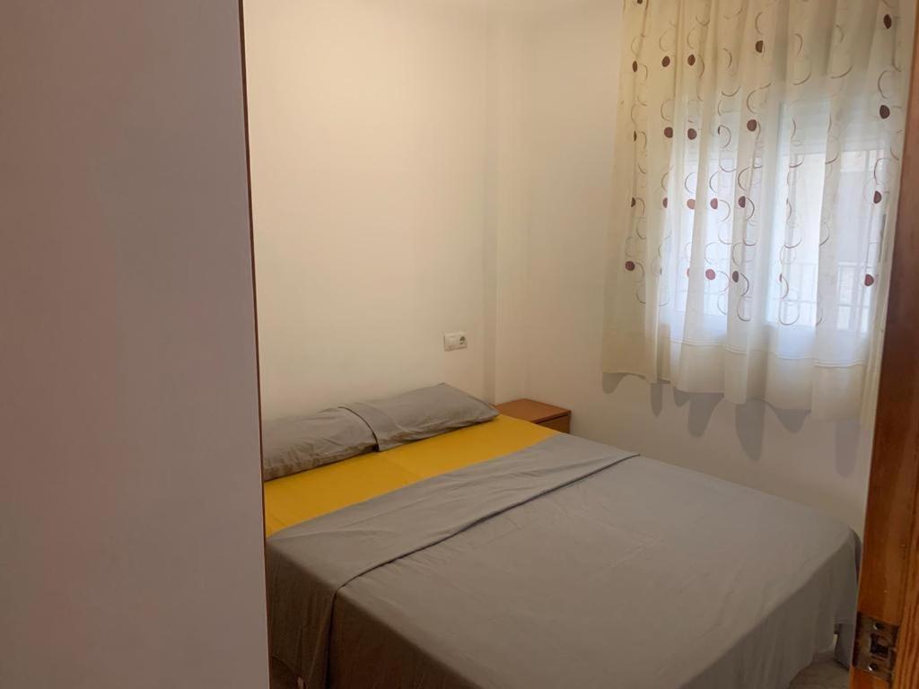 Alquilo Hermoso Apartamento En La Paradisiaca Oropesa Del Mar, 2Habitaciones, 1 Bano, Cocina, Salon, Aire Acondicionado Y Balcon A 400 Metros De La Playa Morro De Gos, Muy Cerca De Supermercados, Comercios Y Bares מראה חיצוני תמונה