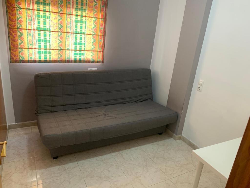 Alquilo Hermoso Apartamento En La Paradisiaca Oropesa Del Mar, 2Habitaciones, 1 Bano, Cocina, Salon, Aire Acondicionado Y Balcon A 400 Metros De La Playa Morro De Gos, Muy Cerca De Supermercados, Comercios Y Bares מראה חיצוני תמונה
