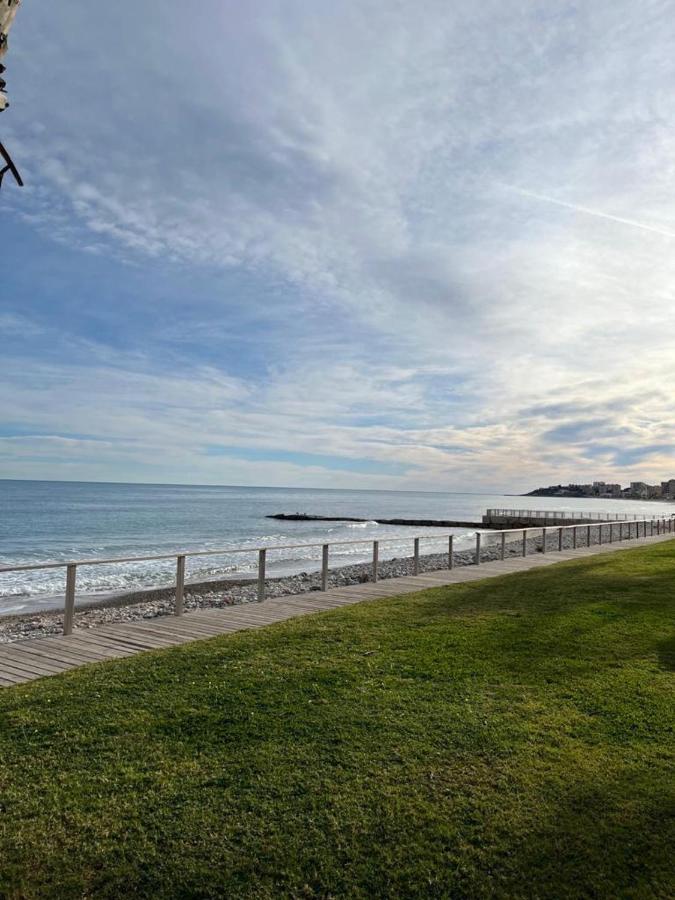 Alquilo Hermoso Apartamento En La Paradisiaca Oropesa Del Mar, 2Habitaciones, 1 Bano, Cocina, Salon, Aire Acondicionado Y Balcon A 400 Metros De La Playa Morro De Gos, Muy Cerca De Supermercados, Comercios Y Bares מראה חיצוני תמונה